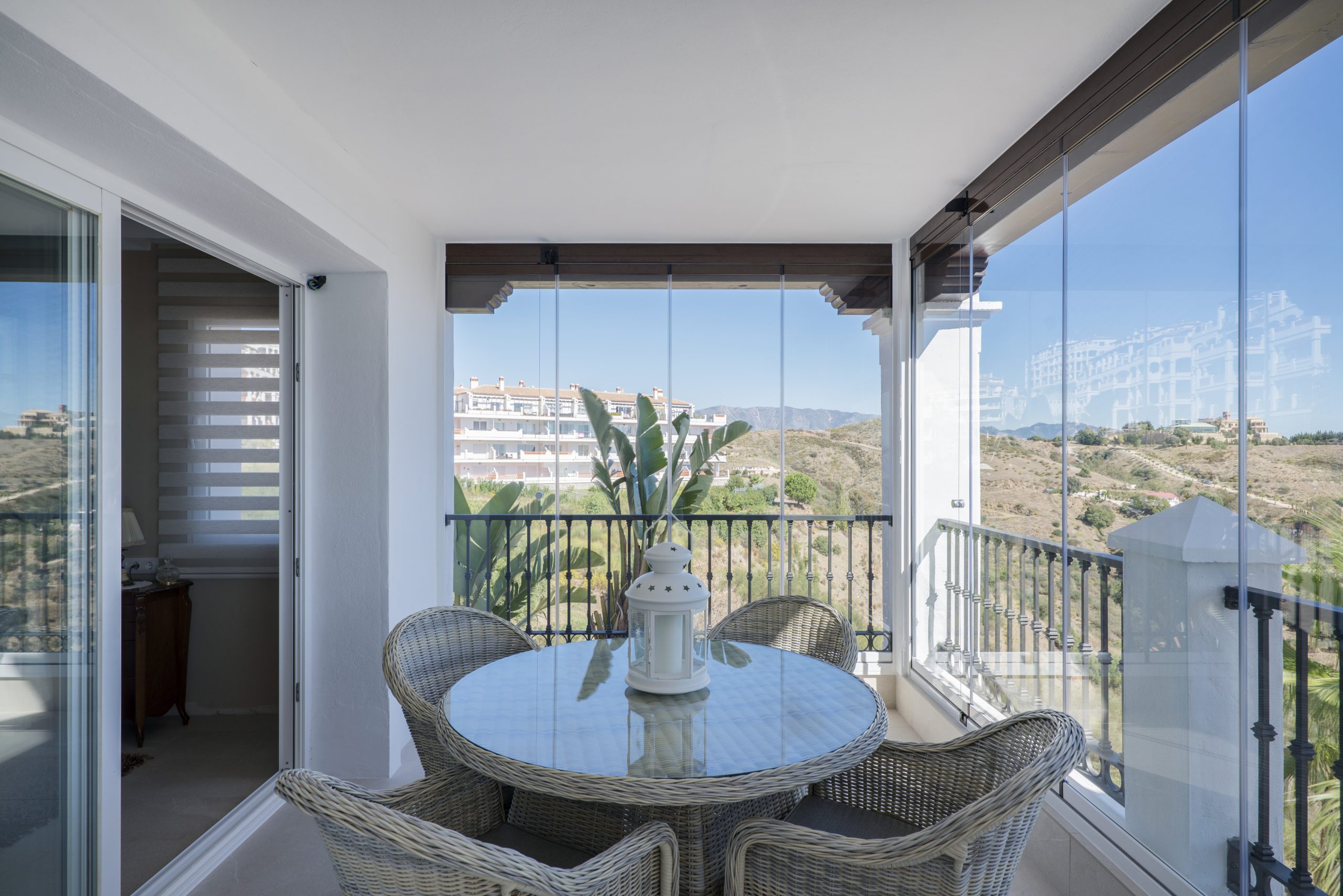 Cortina de cristal abatible